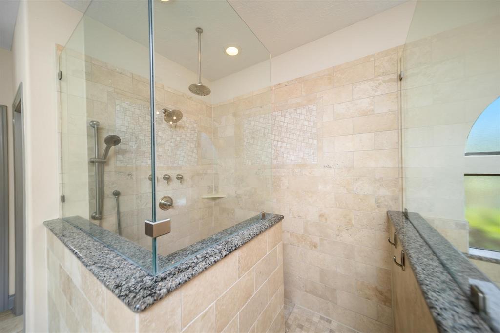 10326 Hunter Creek Lane, Conroe, Texas image 28