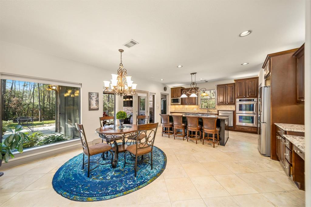 10326 Hunter Creek Lane, Conroe, Texas image 11