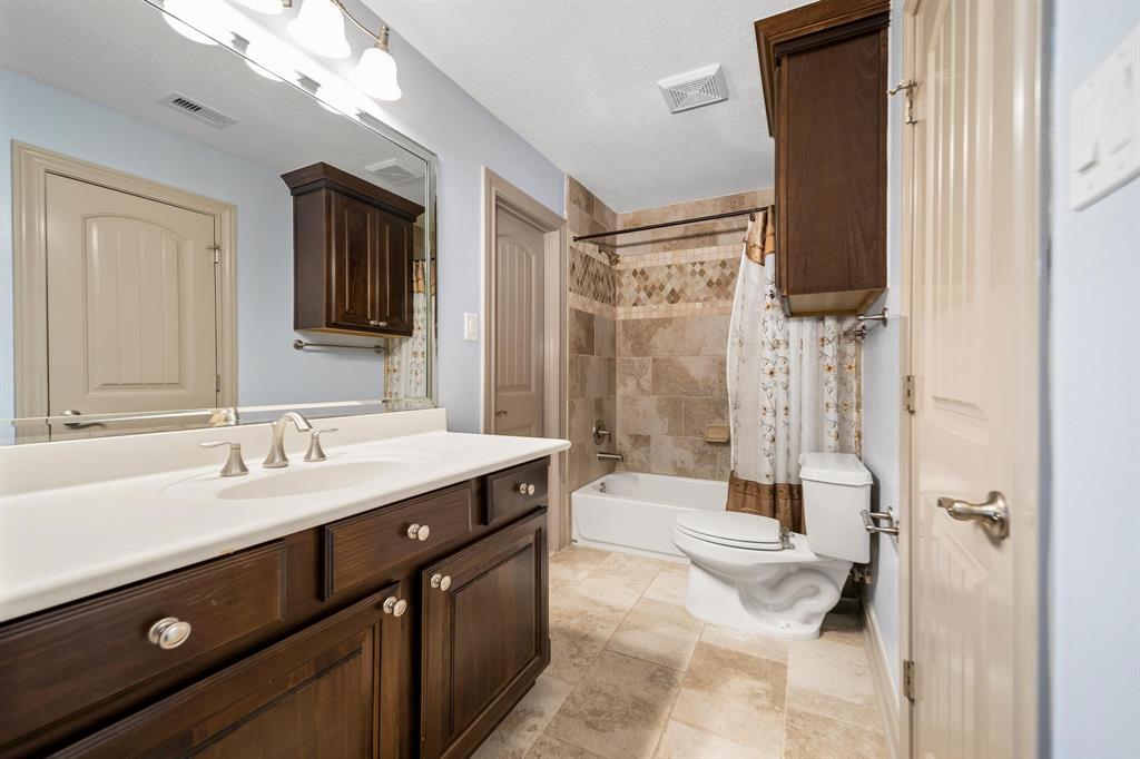 10326 Hunter Creek Lane, Conroe, Texas image 31