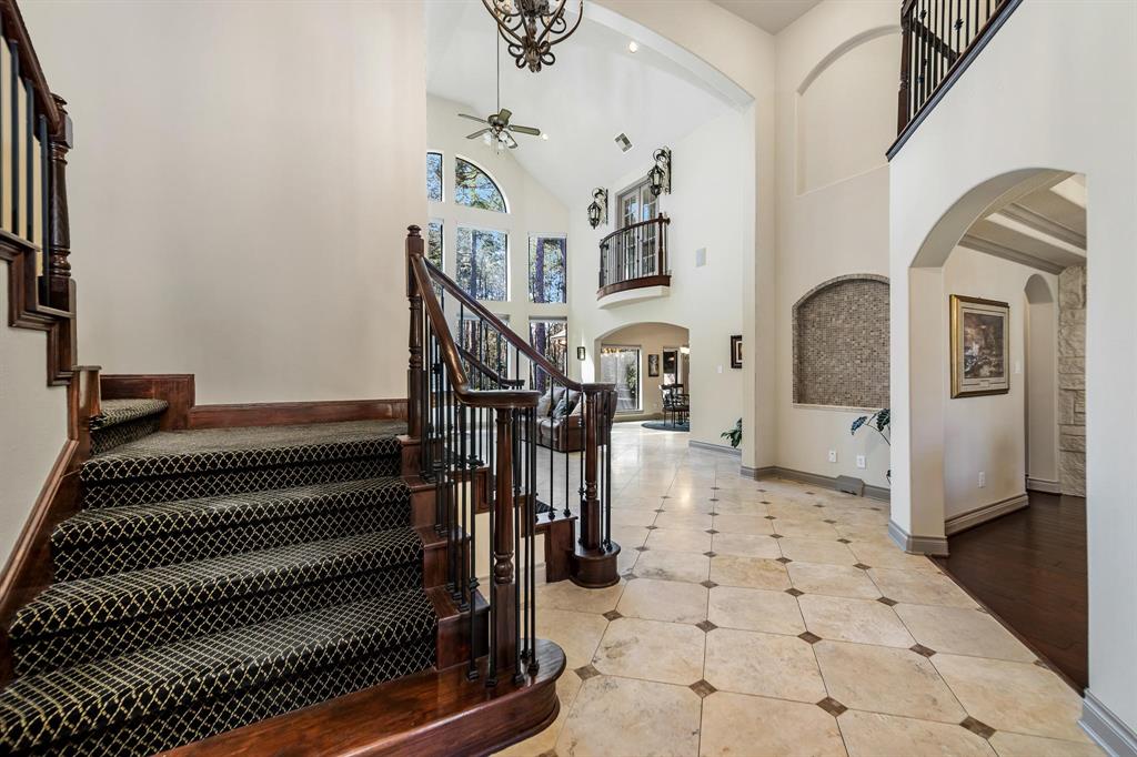 10326 Hunter Creek Lane, Conroe, Texas image 6