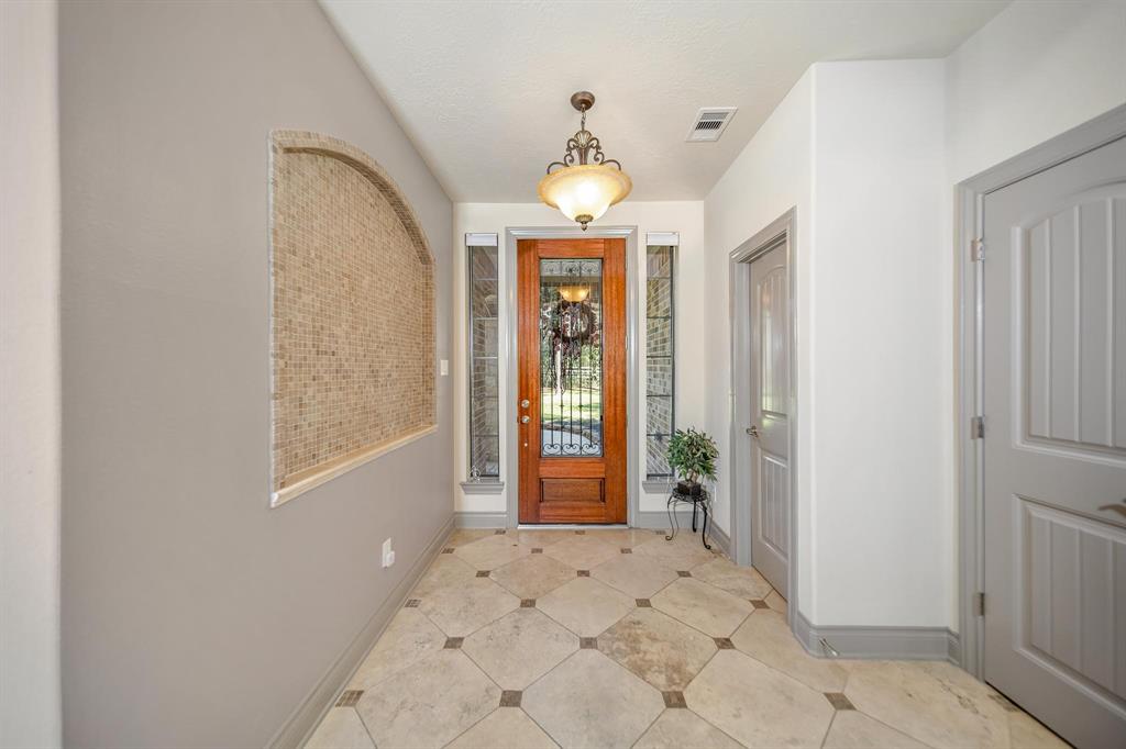 10326 Hunter Creek Lane, Conroe, Texas image 18
