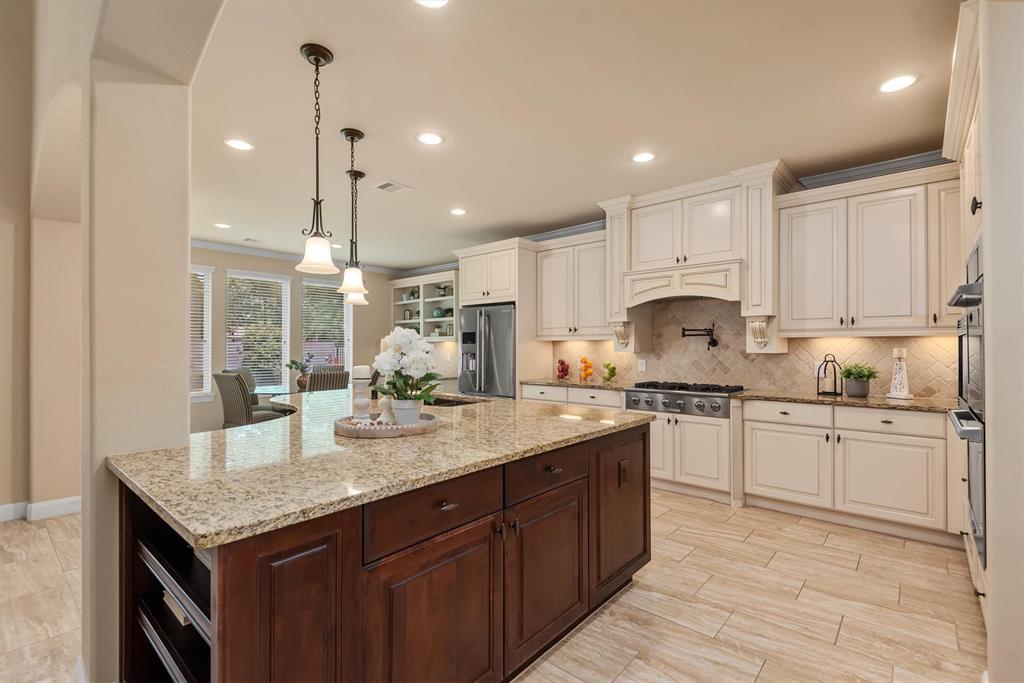 19023 Wild Thornberry Drive, Tomball, Texas image 17