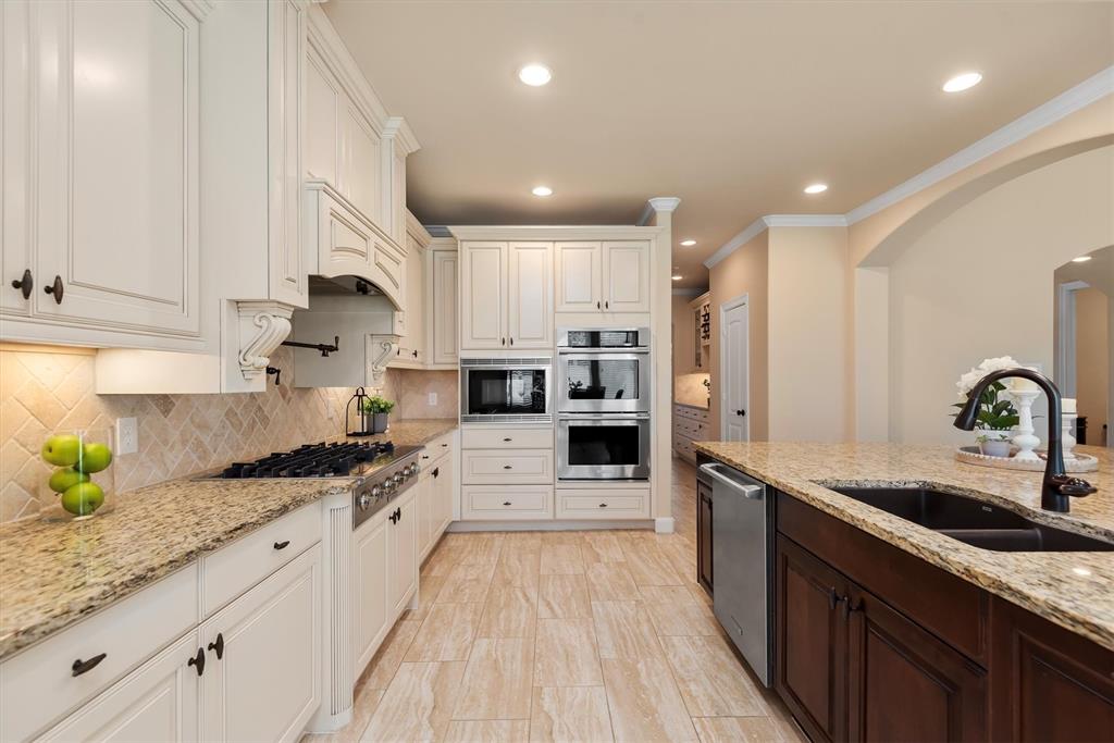 19023 Wild Thornberry Drive, Tomball, Texas image 20