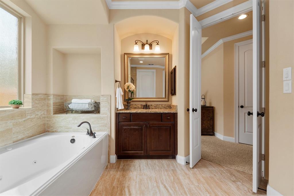 19023 Wild Thornberry Drive, Tomball, Texas image 32