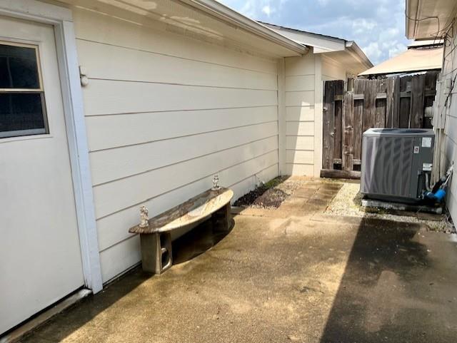 Houston, Texas 77072, United States, 2 Bedrooms Bedrooms, ,2 BathroomsBathrooms,Residential,Pending,45359