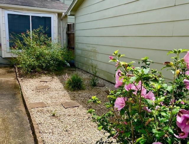 Houston, Texas 77072, United States, 2 Bedrooms Bedrooms, ,2 BathroomsBathrooms,Residential,Pending,45359