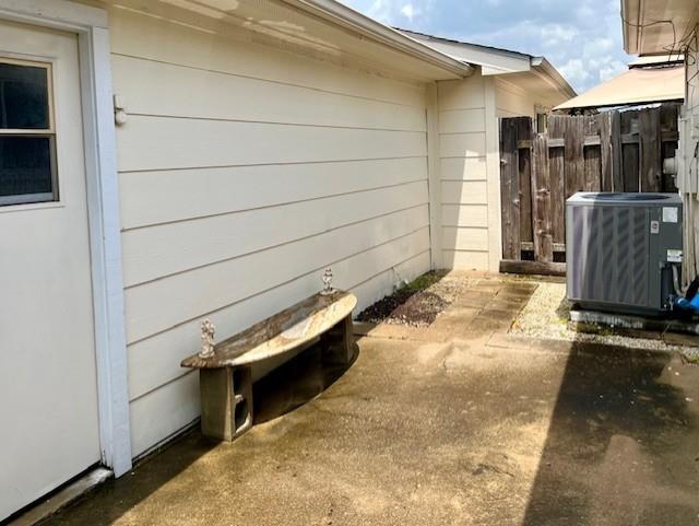 Houston, Texas 77072, United States, 2 Bedrooms Bedrooms, ,2 BathroomsBathrooms,Residential,Pending,45359