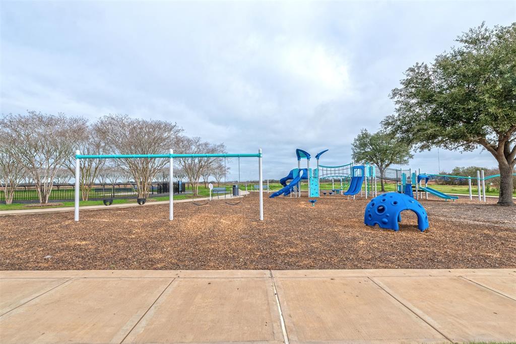 19819 Silver Saddle Lane, Tomball, Texas image 10