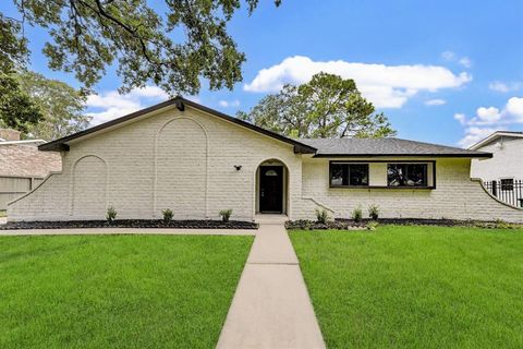 7802 Gulfton Street Houston TX 77036