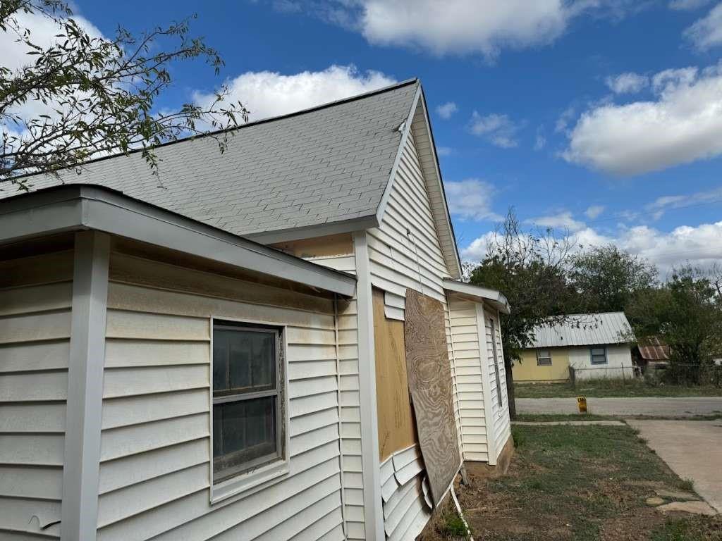 1000 S Frio Street, Coleman, Texas image 2