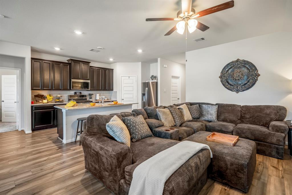 2311 E Winding Pines Drive, Tomball, Texas image 4