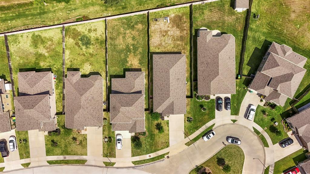 2311 E Winding Pines Drive, Tomball, Texas image 3