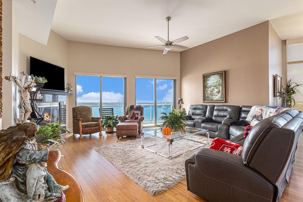 4821 Nasa Parkway 19w Pkwy #19 W, Seabrook, Texas image 5