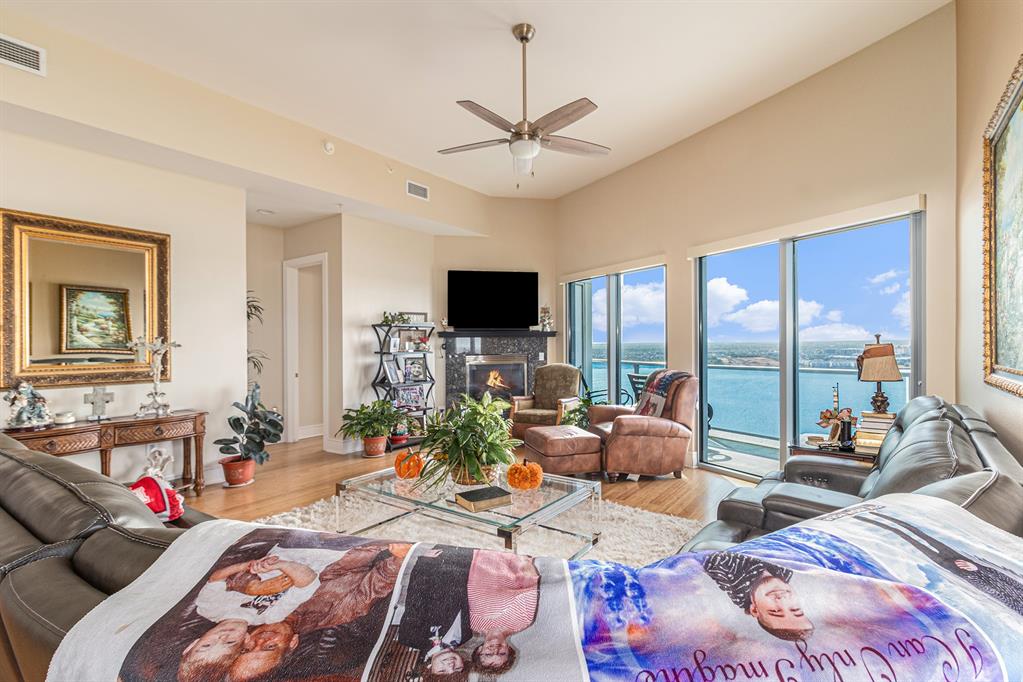 4821 Nasa Parkway 19w Pkwy #19 W, Seabrook, Texas image 3