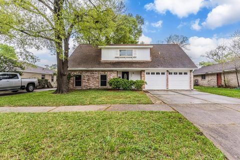 Single Family Residence in Houston TX 14406 Roundstone Lane.jpg