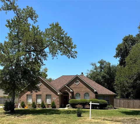 Single Family Residence in Highlands TX 202 Whites Lake Estates Drive.jpg