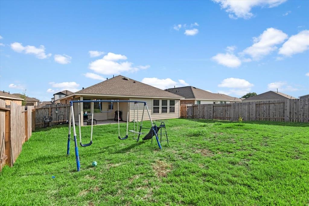 8004 Driver Lane, Navasota, Texas image 32