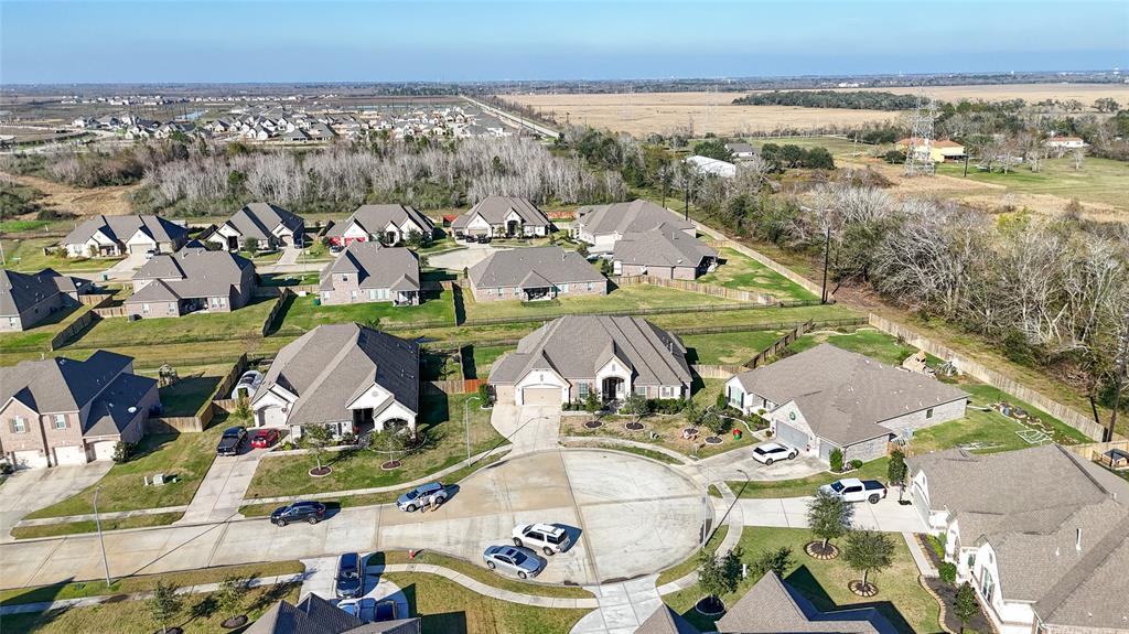 2815 Emerald Pines Lane, Iowa Colony, Texas image 33