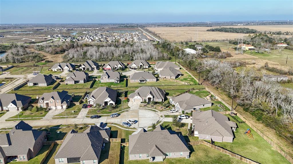 2815 Emerald Pines Lane, Iowa Colony, Texas image 34