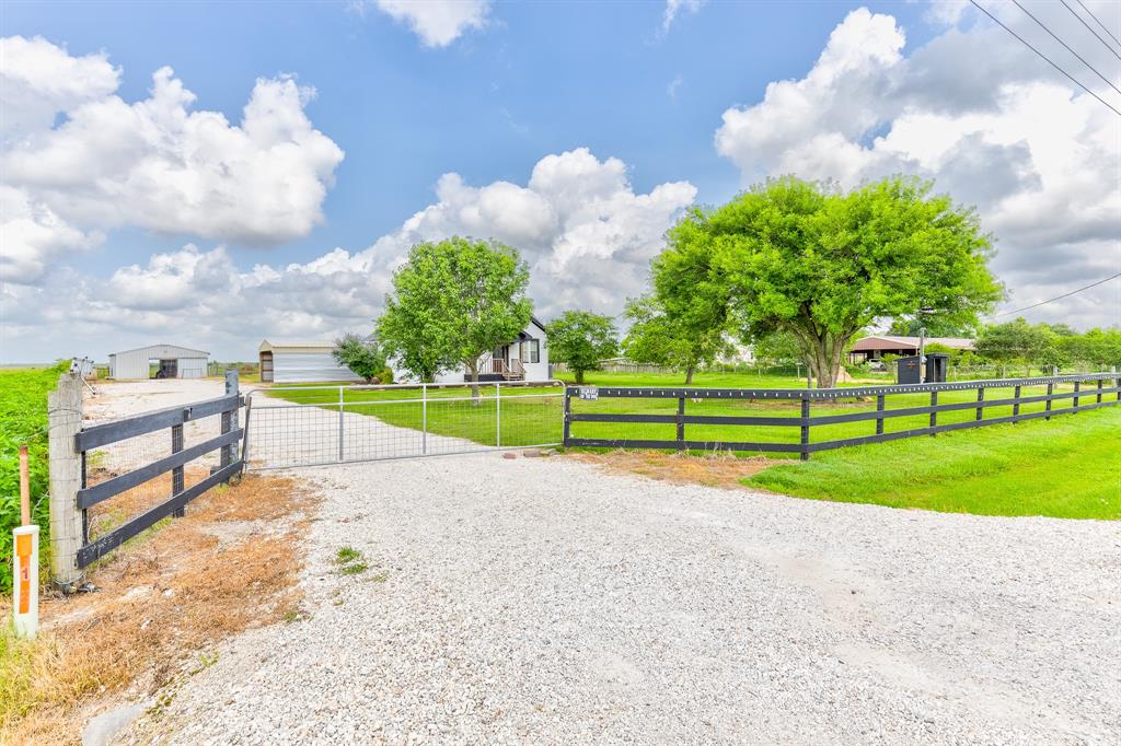 1825 County Road 212, Angleton, Texas image 3