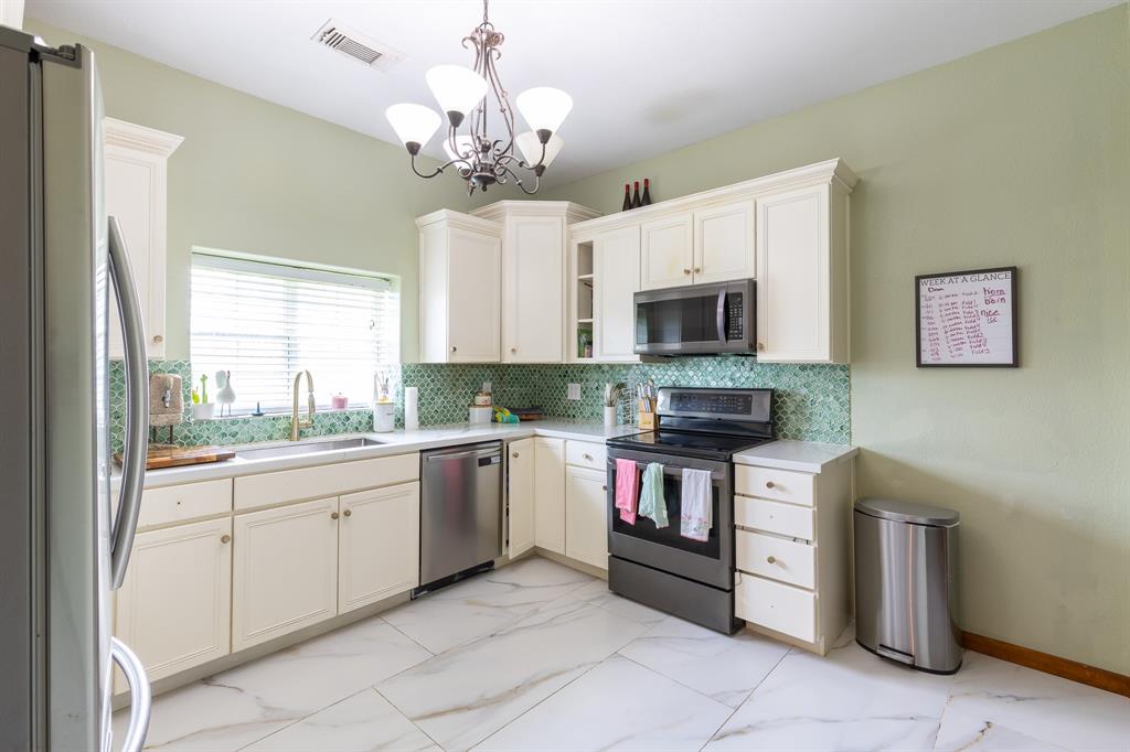 1825 County Road 212, Angleton, Texas image 13