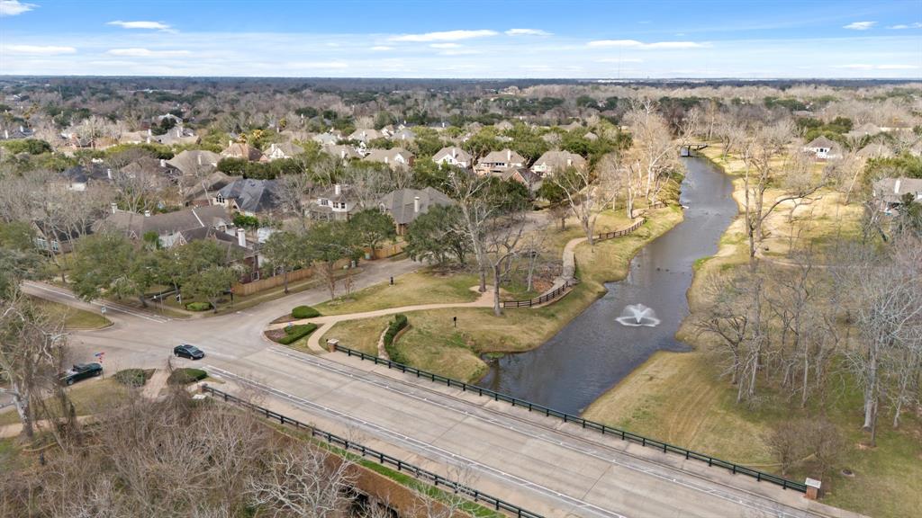 10335 Shipmans Landing Drive, Missouri City, Texas image 4