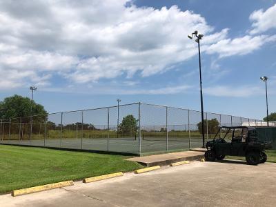 644 Chuckwagon Trail, Angleton, Texas image 2