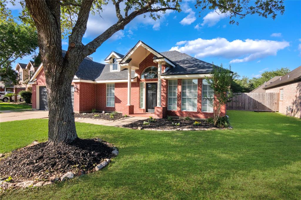 1603 Oak Place Court, Pearland, Texas image 27