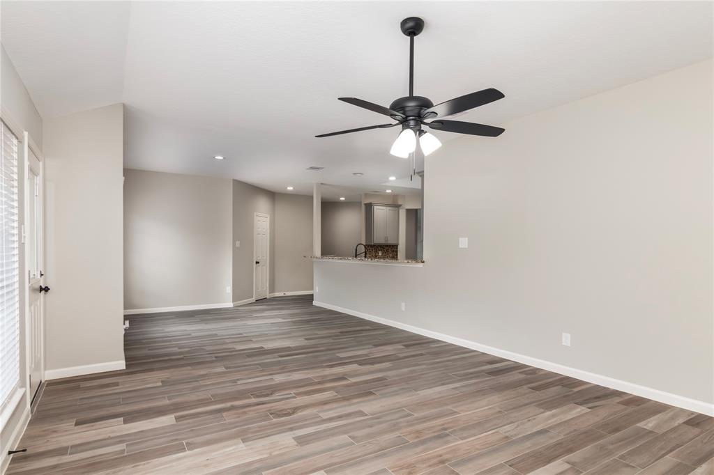 1603 Oak Place Court, Pearland, Texas image 7