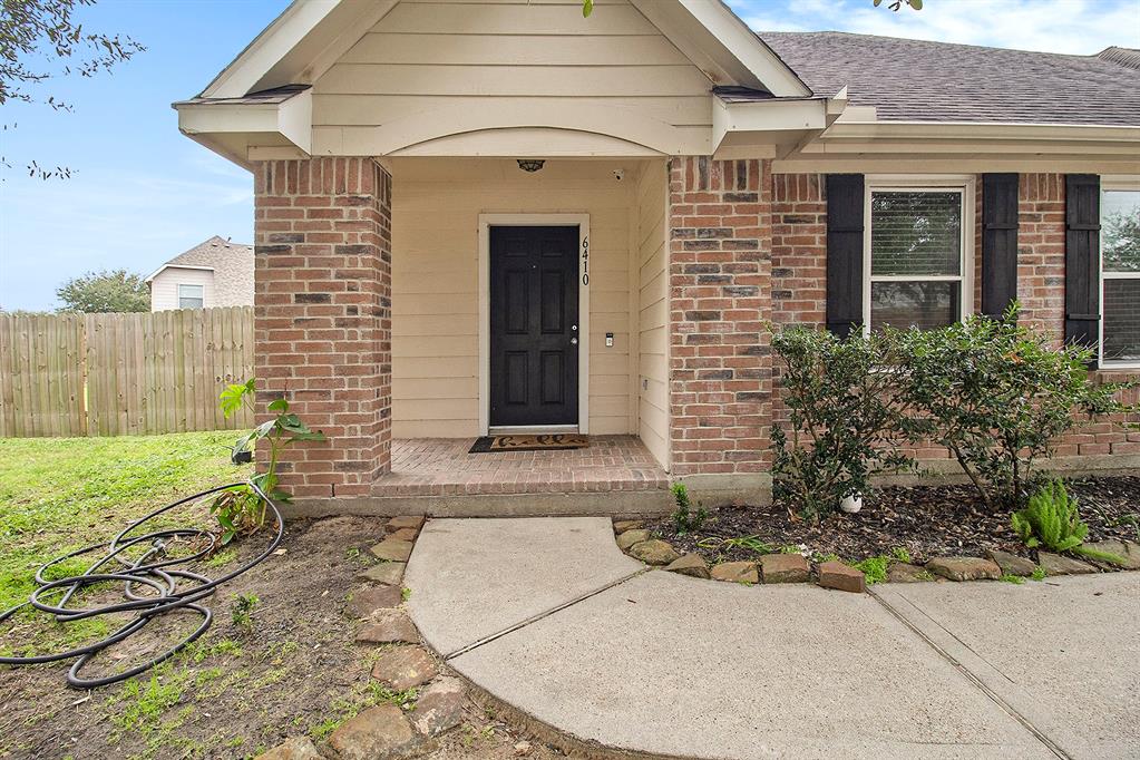 6410 Larrycrest Drive, Pearland, Texas image 3