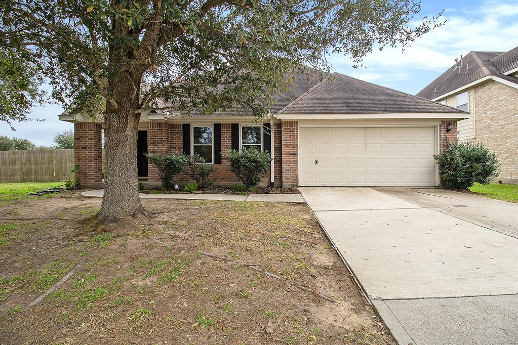 6410 Larrycrest Drive, Pearland, Texas image 1