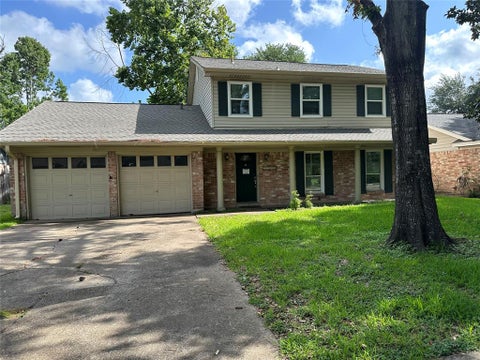 Homes For Sale - 12858 Westleigh Drive<br/> Houston, TX 77077