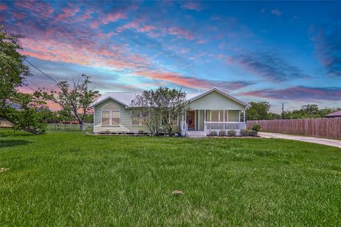 Single Family Residence in La Porte TX 11117 Sunset Ridge Street.jpg