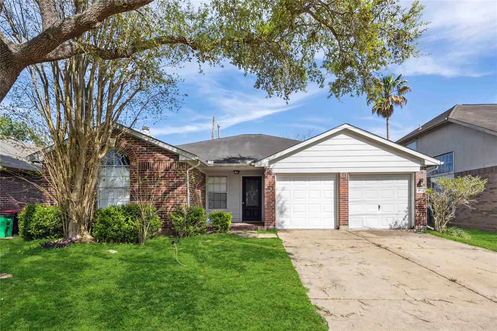 4615 Pleasant Trail, Fresno, Texas image 1