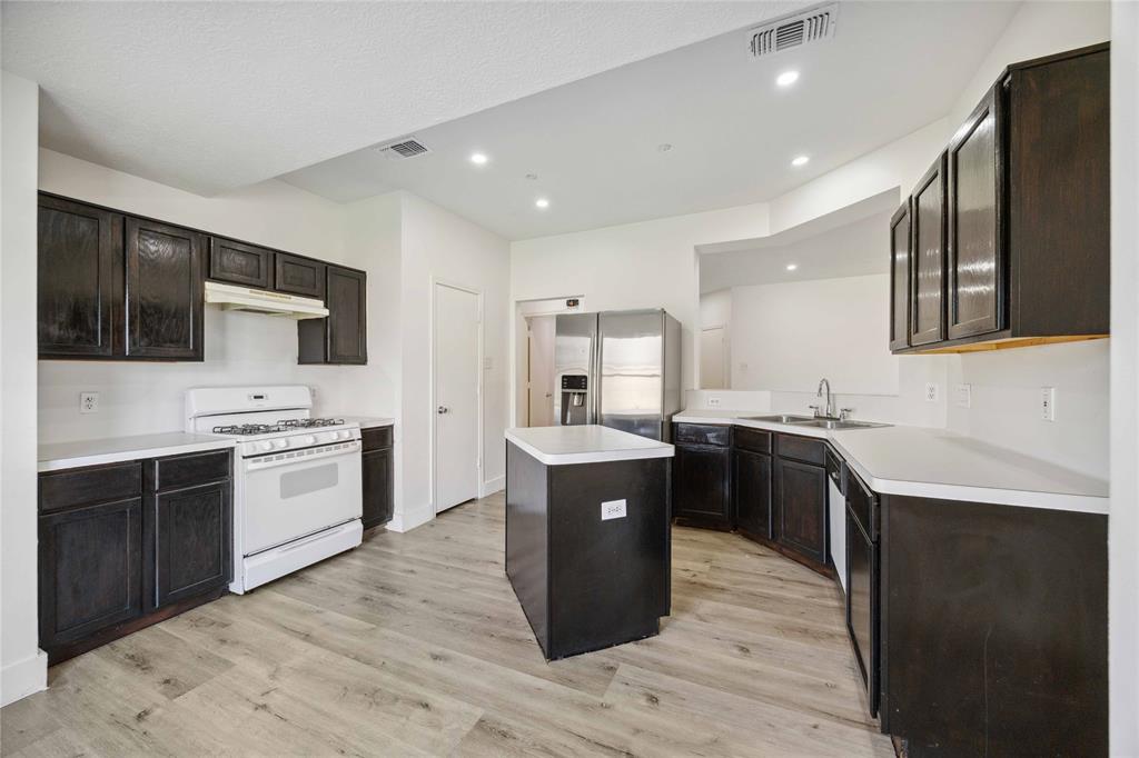 4615 Pleasant Trail, Fresno, Texas image 17