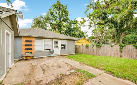 A home in Clute