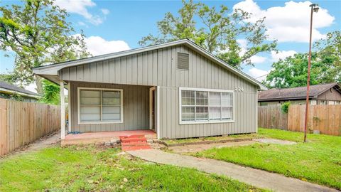 A home in Clute