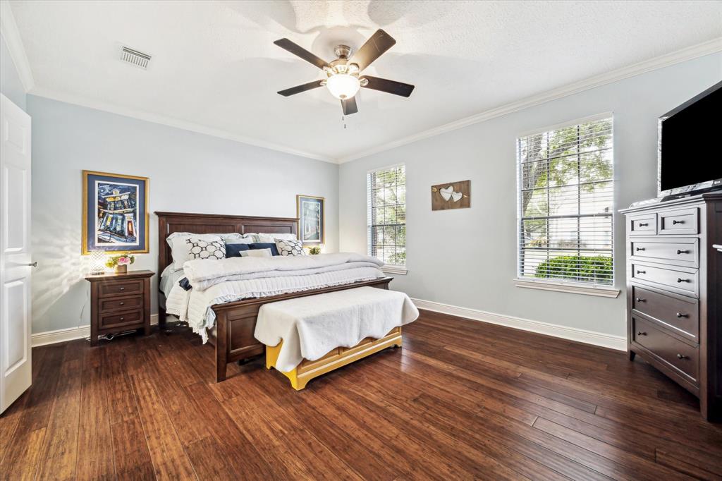 207 Laurelfield Drive, Friendswood, Texas image 15
