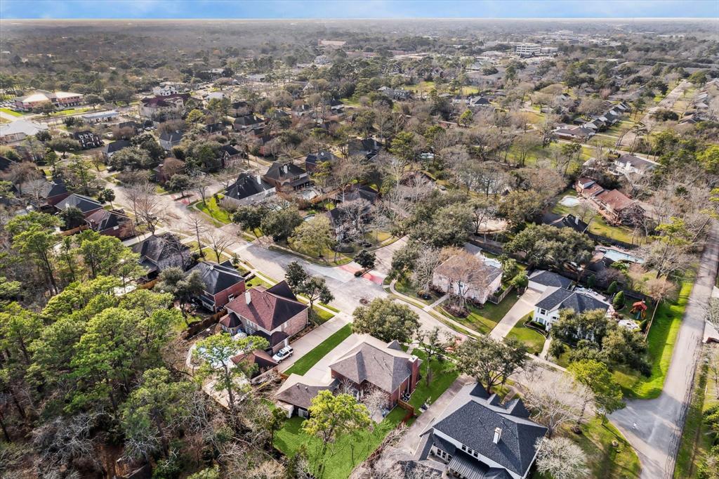 207 Laurelfield Drive, Friendswood, Texas image 33