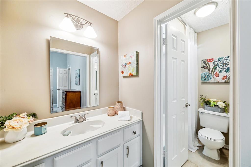 207 Laurelfield Drive, Friendswood, Texas image 26