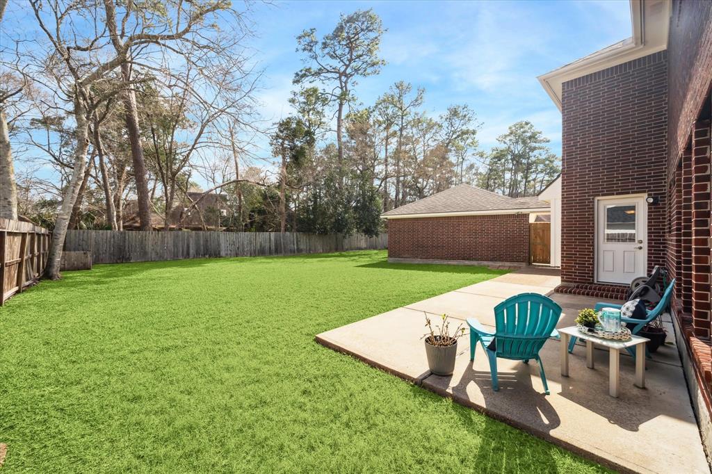 207 Laurelfield Drive, Friendswood, Texas image 31