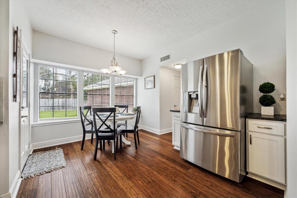 207 Laurelfield Drive, Friendswood, Texas image 12