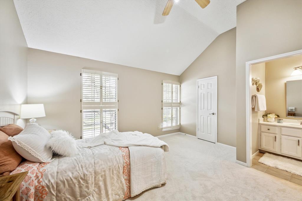 207 Laurelfield Drive, Friendswood, Texas image 25