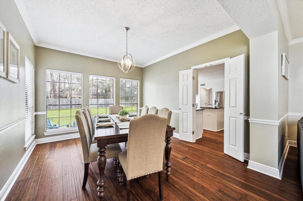 207 Laurelfield Drive, Friendswood, Texas image 7