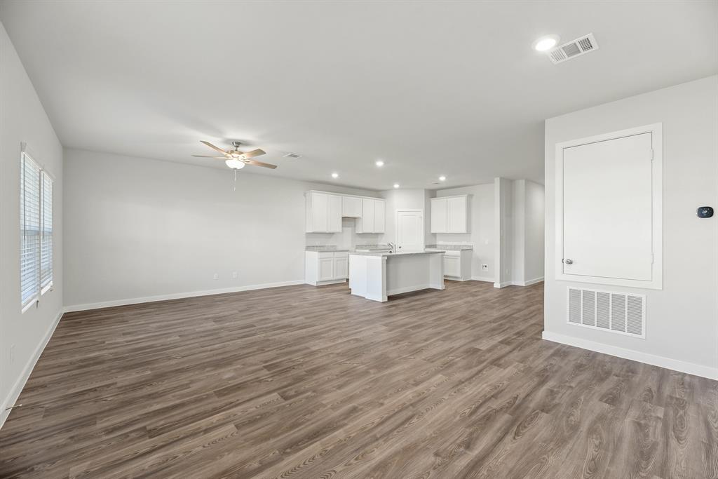 16985 Hazelnut Drive, Conroe, Texas image 9
