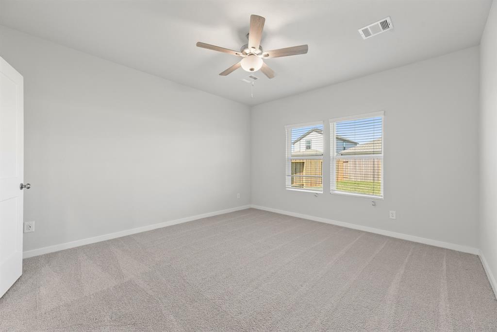 16985 Hazelnut Drive, Conroe, Texas image 12