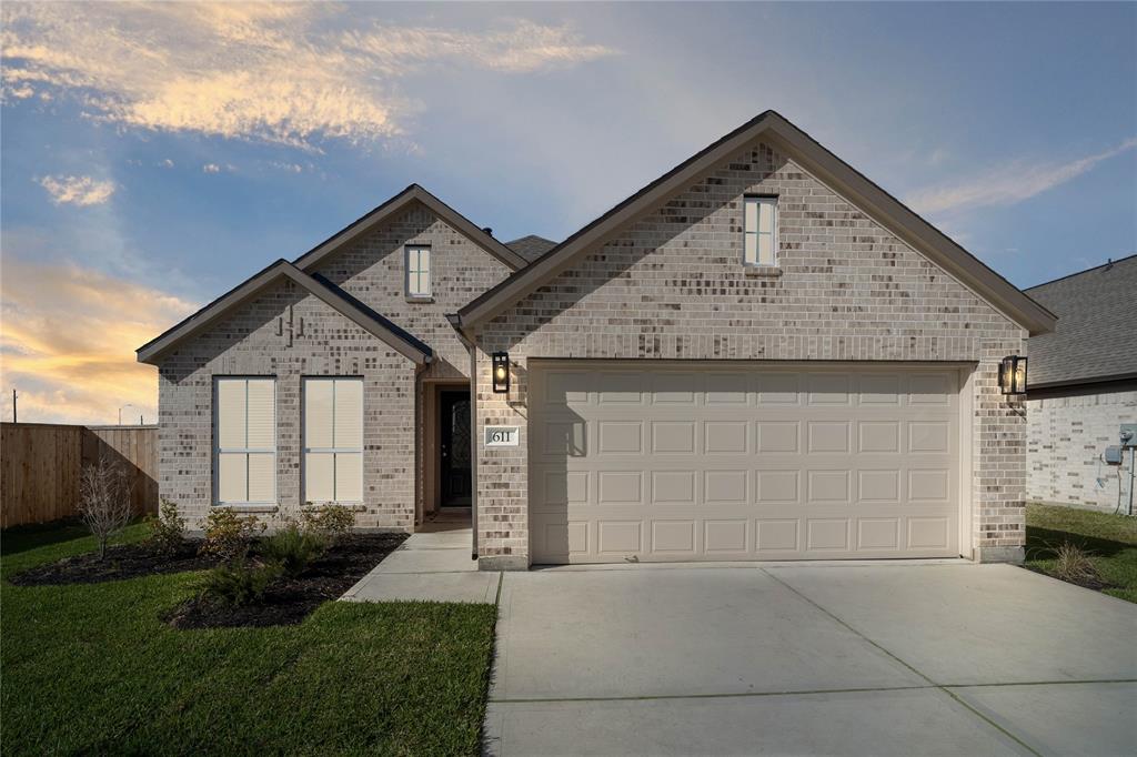 611 Orchard Vale Road, Rosharon, Texas image 1