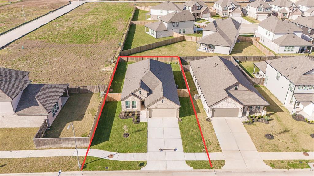 611 Orchard Vale Road, Rosharon, Texas image 2