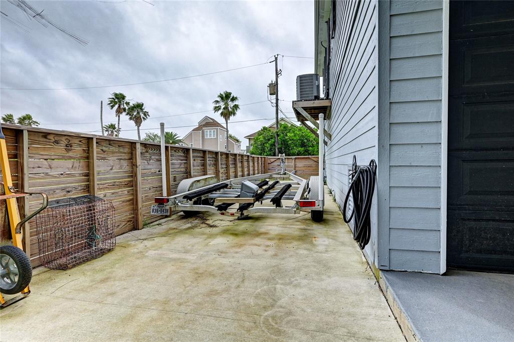 12802 E Conquistador Drive, Galveston, Texas image 40