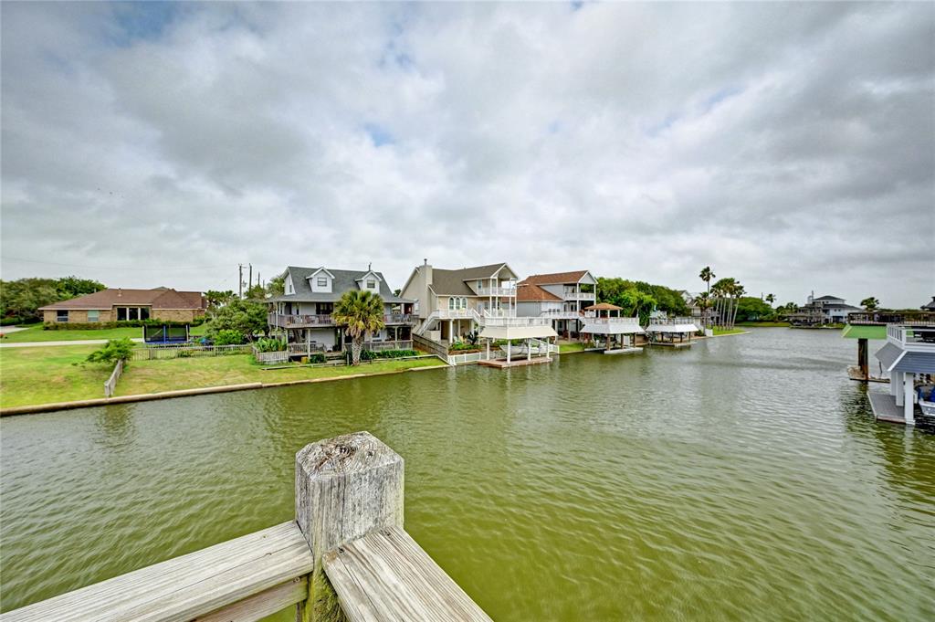 12802 E Conquistador Drive, Galveston, Texas image 28